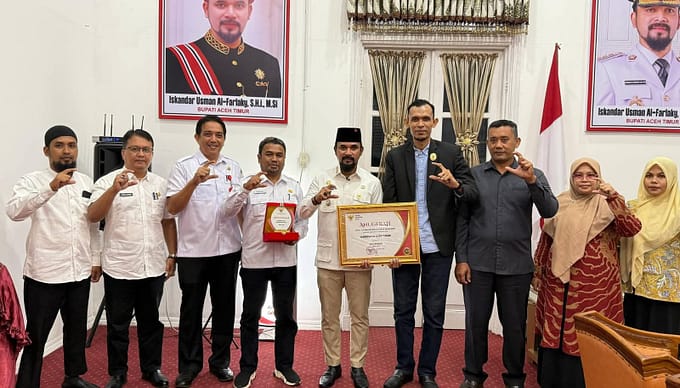 Bupati Al- Farlaky Terima Penghargaan Dari KIA