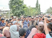 Bupati Al-Farlaky Kembali Salurkan Bantuan Ke Madat
