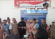 Bupati Al-Farlaky Pantau Perekaman Adminduk Warga Terdampak Bencana di Rantau Peureulak