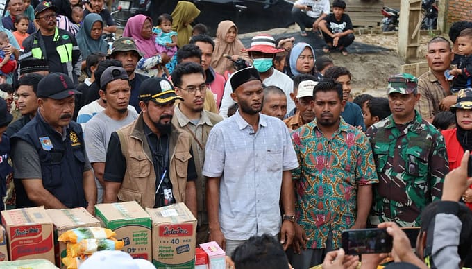 Bupati Al-Farlaky Bawa Relawan Medis , Pantau Kesehatan Warga Cek Mbon