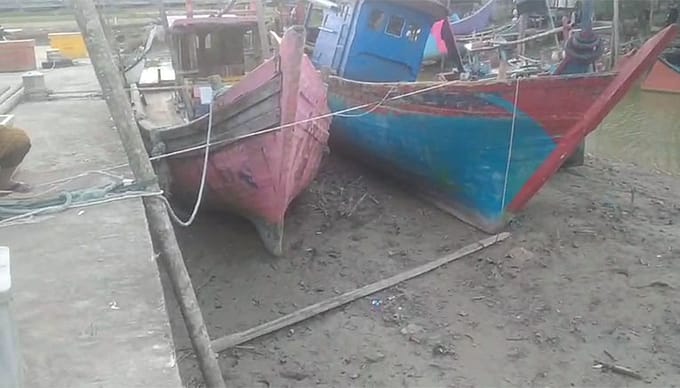 Kolam Labuh dan Alur Sungai TPI Bagok Dangkal Akibat Sedimentasi Lumpur Banjir