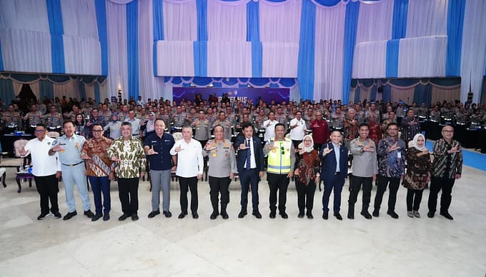 Polri Beri Penghargaan Lintas Sektor Atas Suksesnya Operasi Ketupat 2026, Angka Kematian Mudik Turun 30%