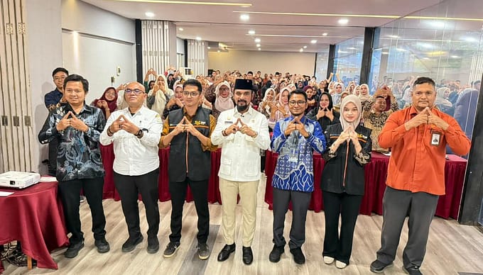 Buka Pelatihan Sensus Ekonomi 2026, Bupati Al-Farlaky Minta Petugas Data Akurat
